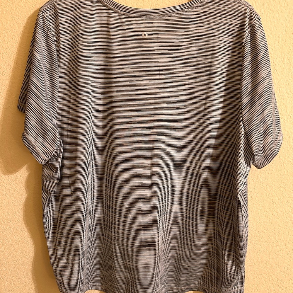 Xersion Black and White Striped Short Sleeve Tee - Picture 4 of 4